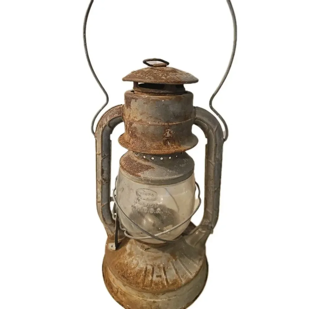 Antique Dietz No. 2 D-Lite‎ Lantern Railroad Hurricane Tubular Oil H Loc Nob NY